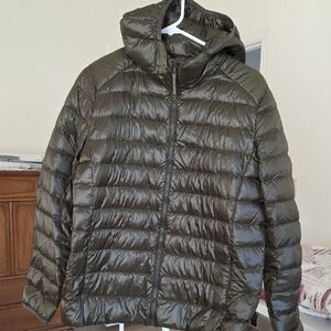 Uniqlo Lightweight Hooded Puffer Jacket Size XL